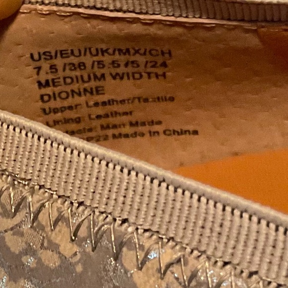 GENTLE SOULS Dionne Pointed Toe Lt Brown Snake Embossed Pump Size 7.5 
LIKE NEW - Picture 5 of 11